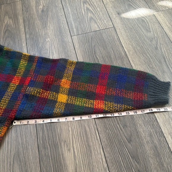 Vintage hand knit Tartan knit sweater by Bay Flower Knitting Co.,LTD oversized - Picture 5 of 10